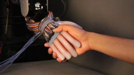 Оптичні «нерви» наділять роботів тактильними відчуттями